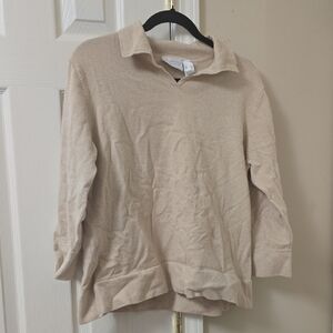 Liz Claiborne Women's Cream V-Neck Sweater